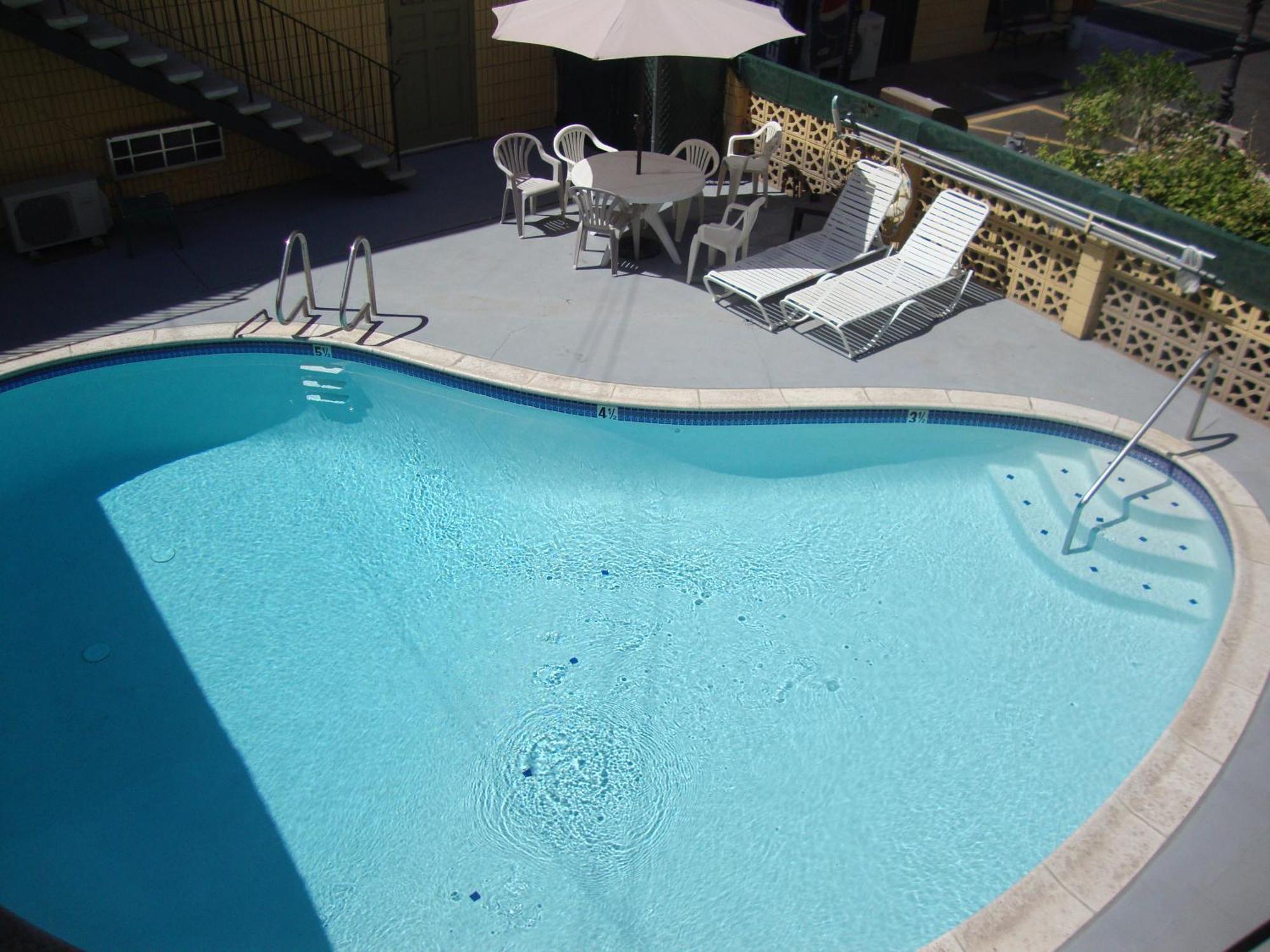 Townhouse Inn And Suites Brawley Экстерьер фото