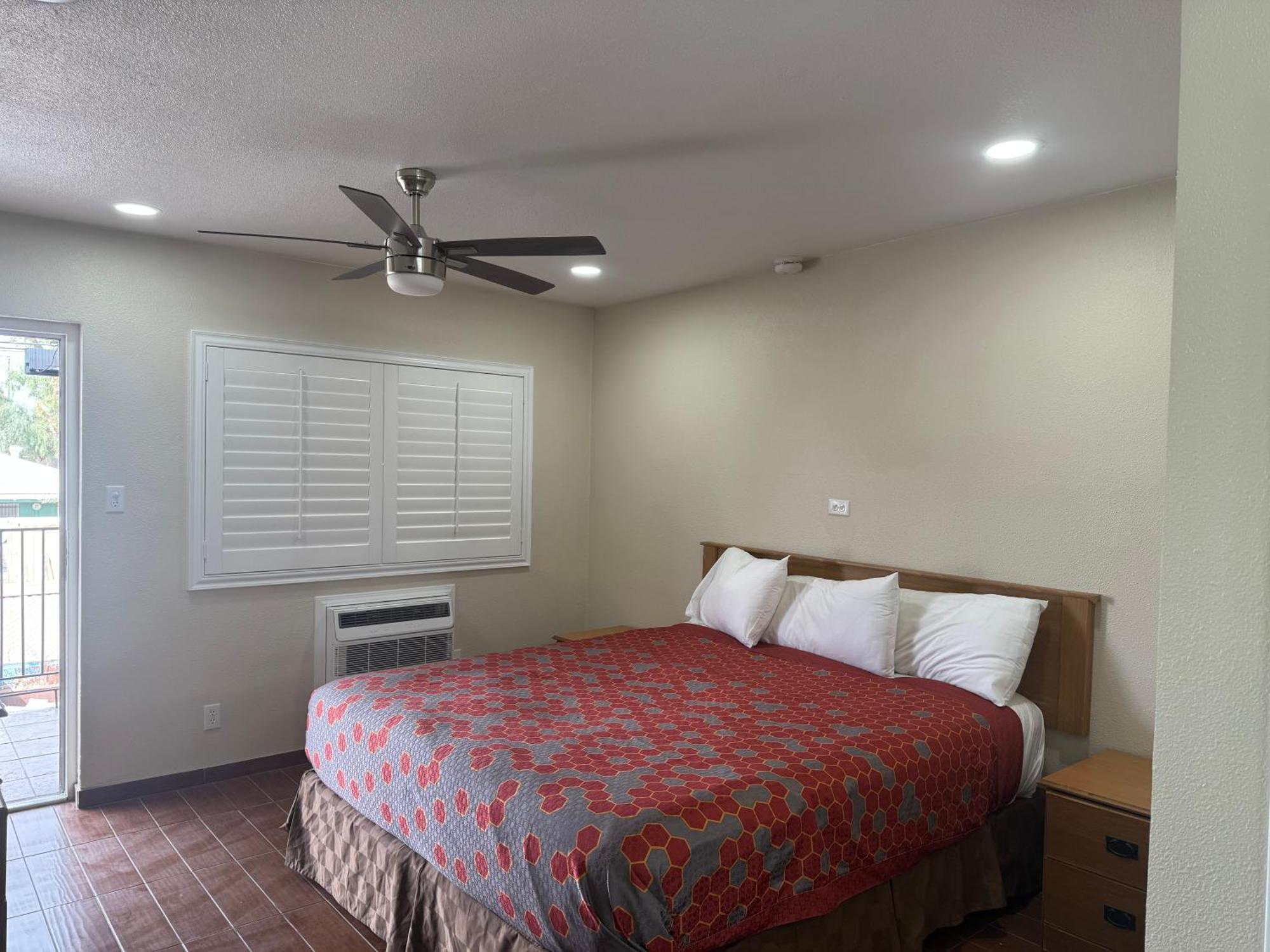 Townhouse Inn And Suites Brawley Экстерьер фото