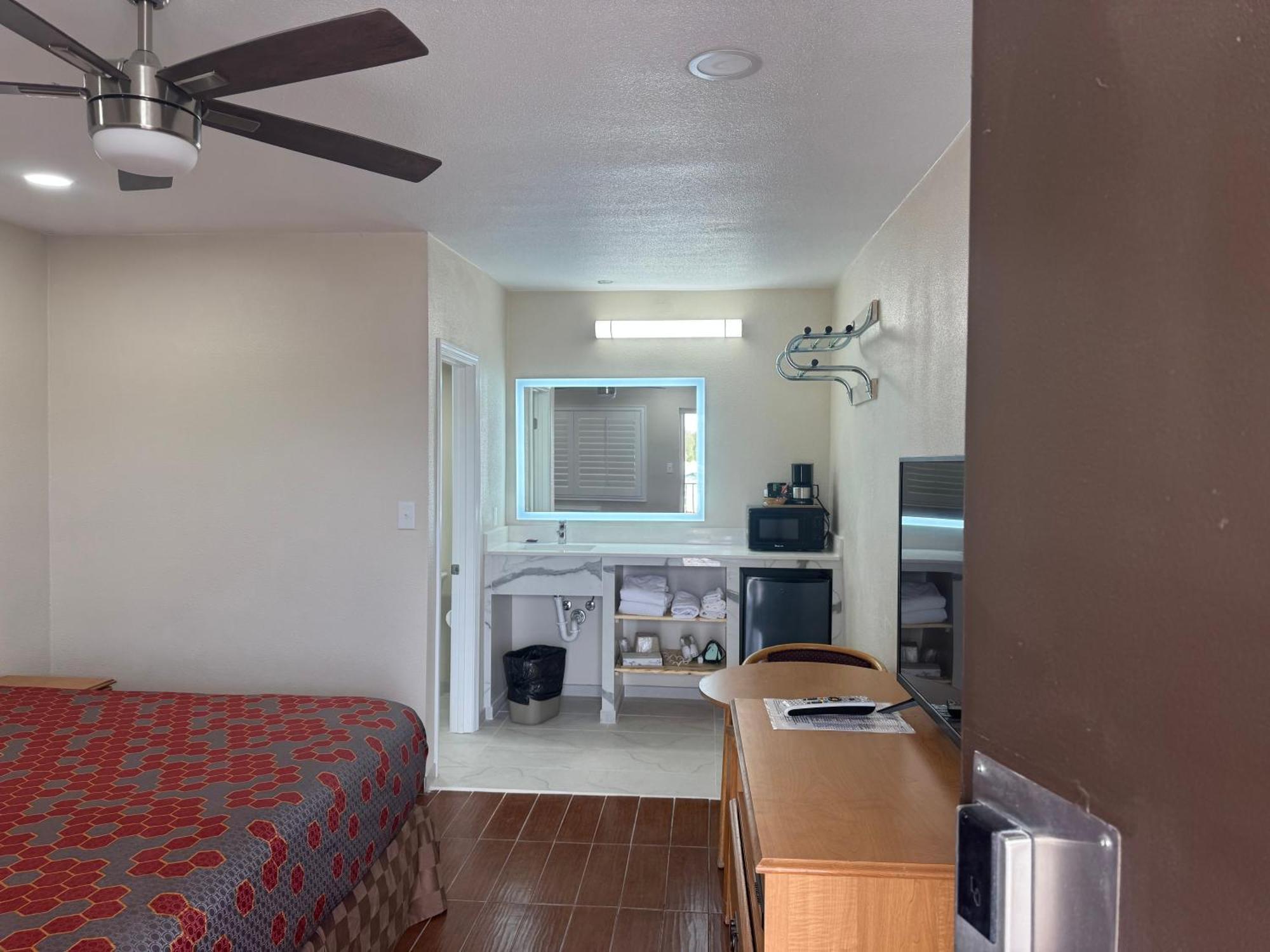 Townhouse Inn And Suites Brawley Экстерьер фото