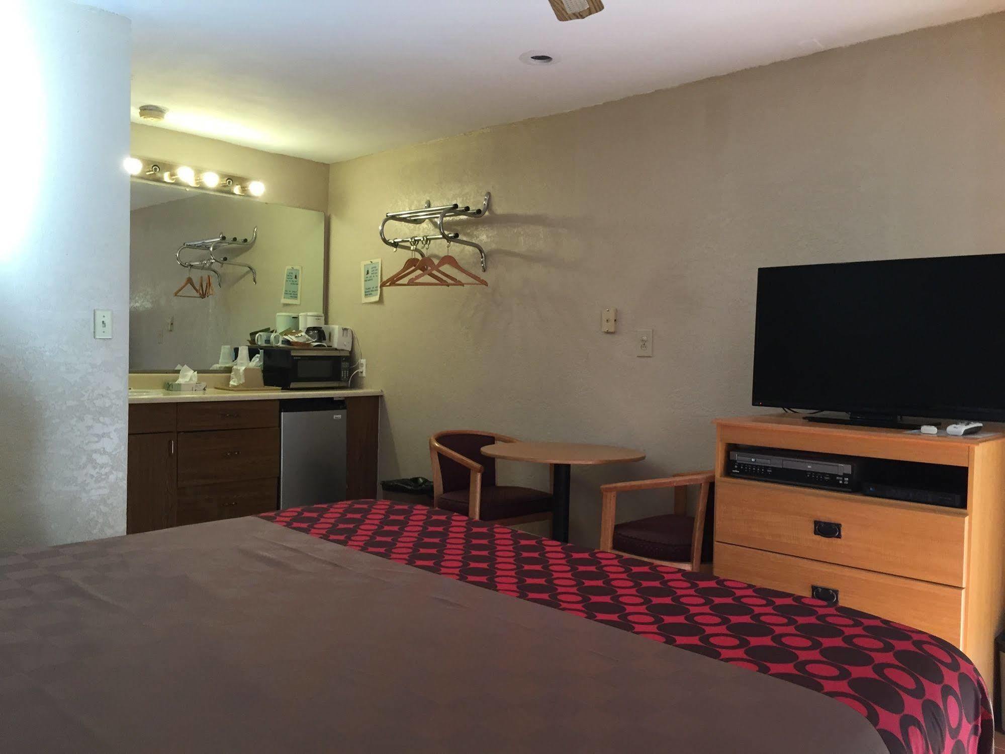 Townhouse Inn And Suites Brawley Экстерьер фото
